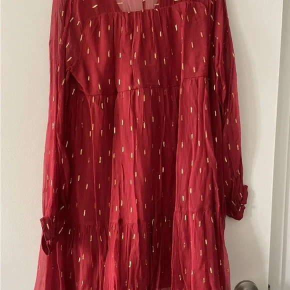 Sézane Elegant Red Dress with Gold Accents - Picture 2 of 4